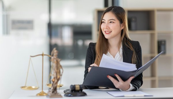 Les clés pour sélectionner un avocat à Paris efficacement